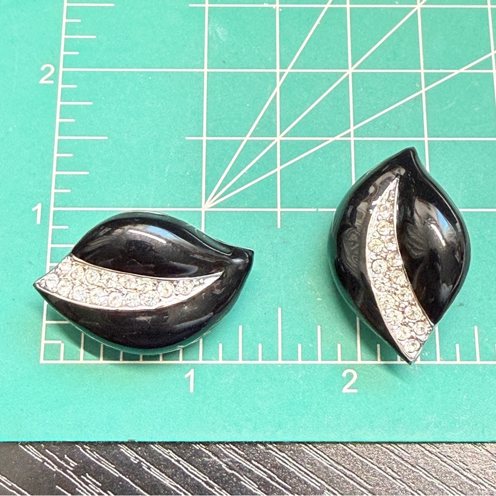 Vintage Joan Rivers Black Enamel Pave Rhinestone Clip on Earrings Silver Tone - Picture 4 of 4